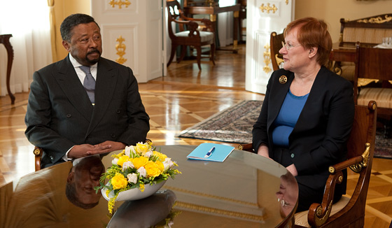 Presidentti Tarja Halonen ja Afrikan unionin komission puheenjohtaja Jean Ping. Copyright © Tasavallan presidentin kanslia